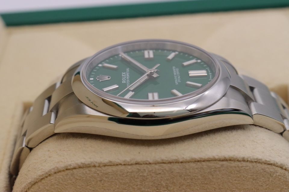 Rolex Oyster Perpetual 124300 Image 2